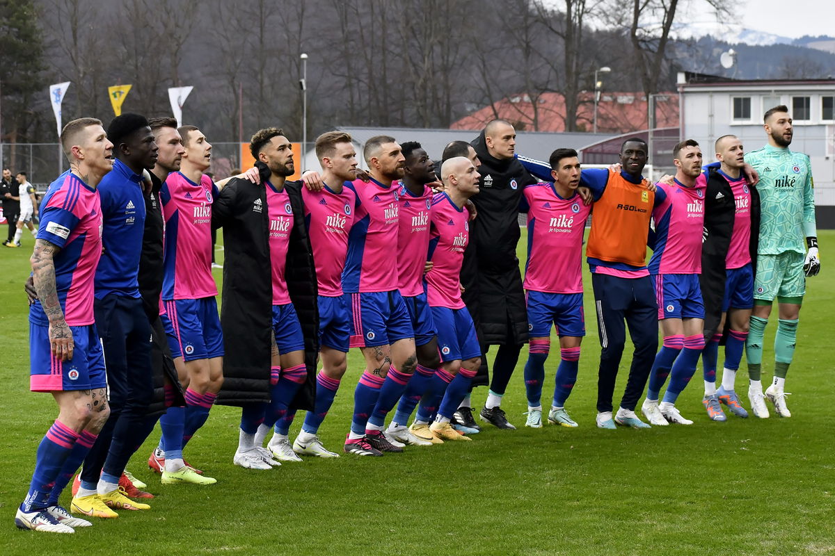 ZOSTRIH: FK Železiarne Podbrezová - ŠK Slovan Bratislava (1:2) :: ŠK ...